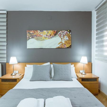 Two Bedroom Townhouse Within 10Min Walk From Beach บาร์เซโลนา ภายนอก รูปภาพ