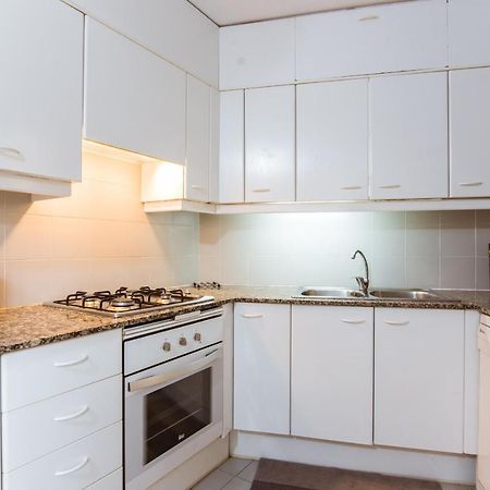 Two Bedroom Townhouse Within 10Min Walk From Beach บาร์เซโลนา ภายนอก รูปภาพ