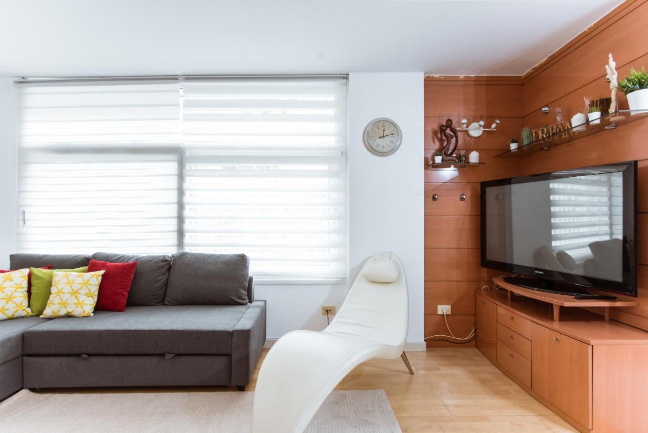 Two Bedroom Townhouse Within 10Min Walk From Beach บาร์เซโลนา ภายนอก รูปภาพ