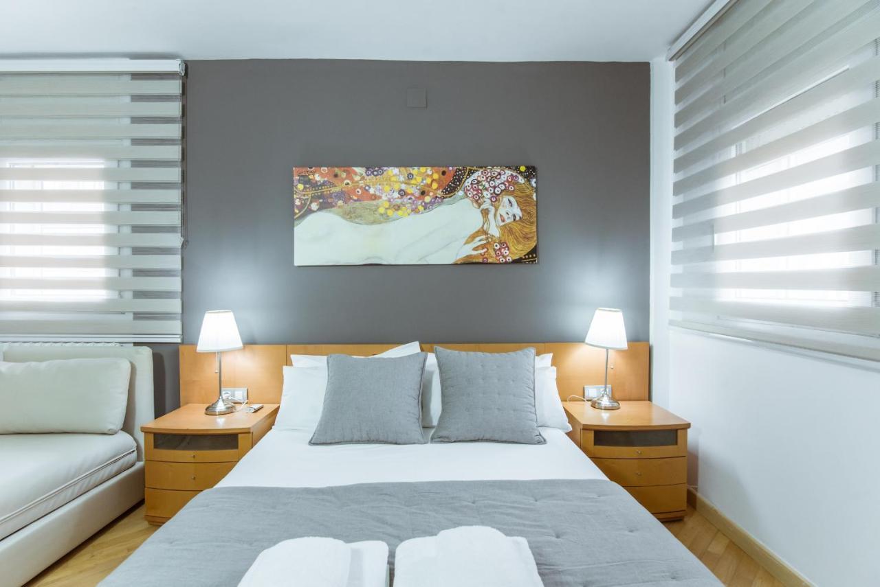 Two Bedroom Townhouse Within 10Min Walk From Beach บาร์เซโลนา ภายนอก รูปภาพ