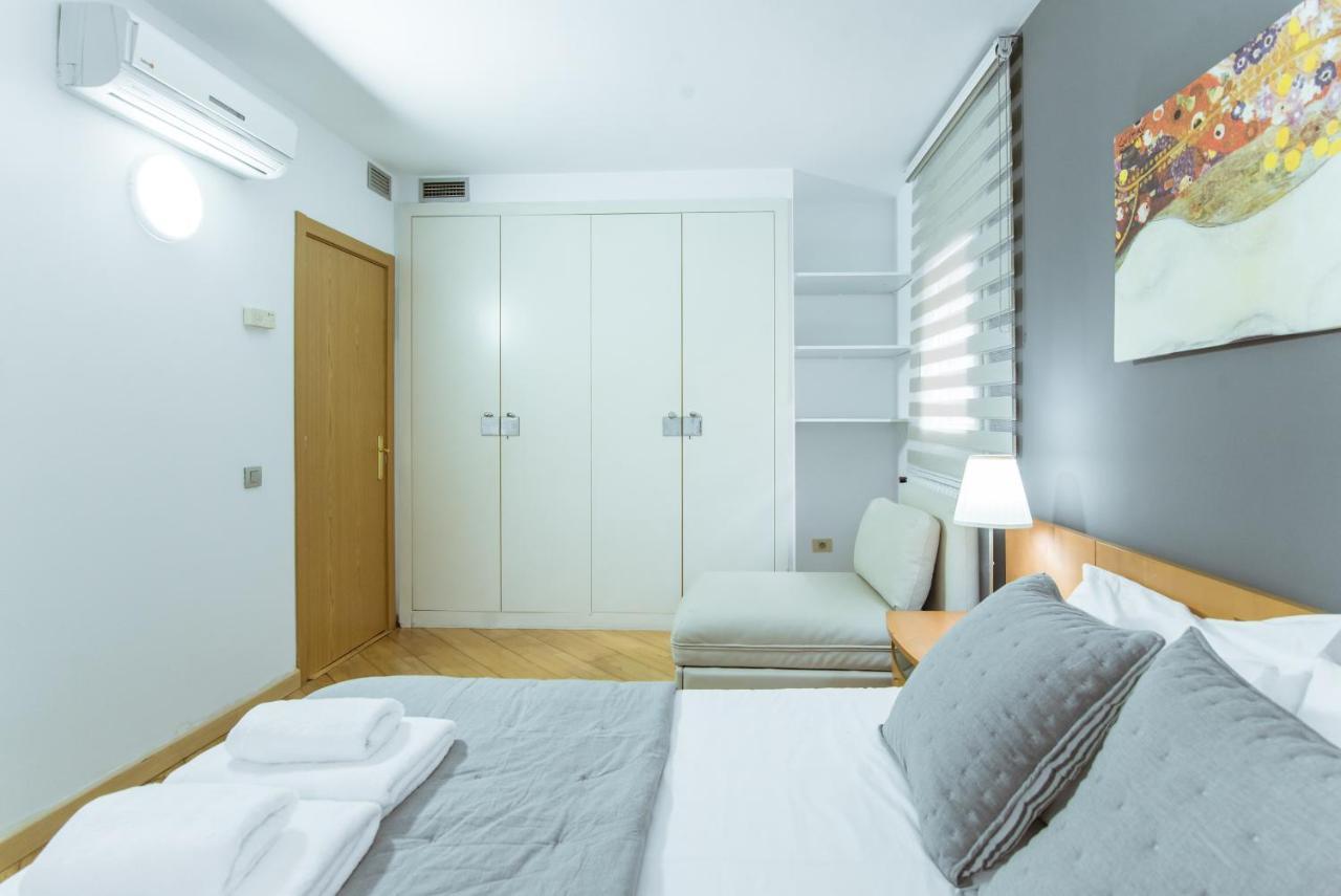 Two Bedroom Townhouse Within 10Min Walk From Beach บาร์เซโลนา ภายนอก รูปภาพ