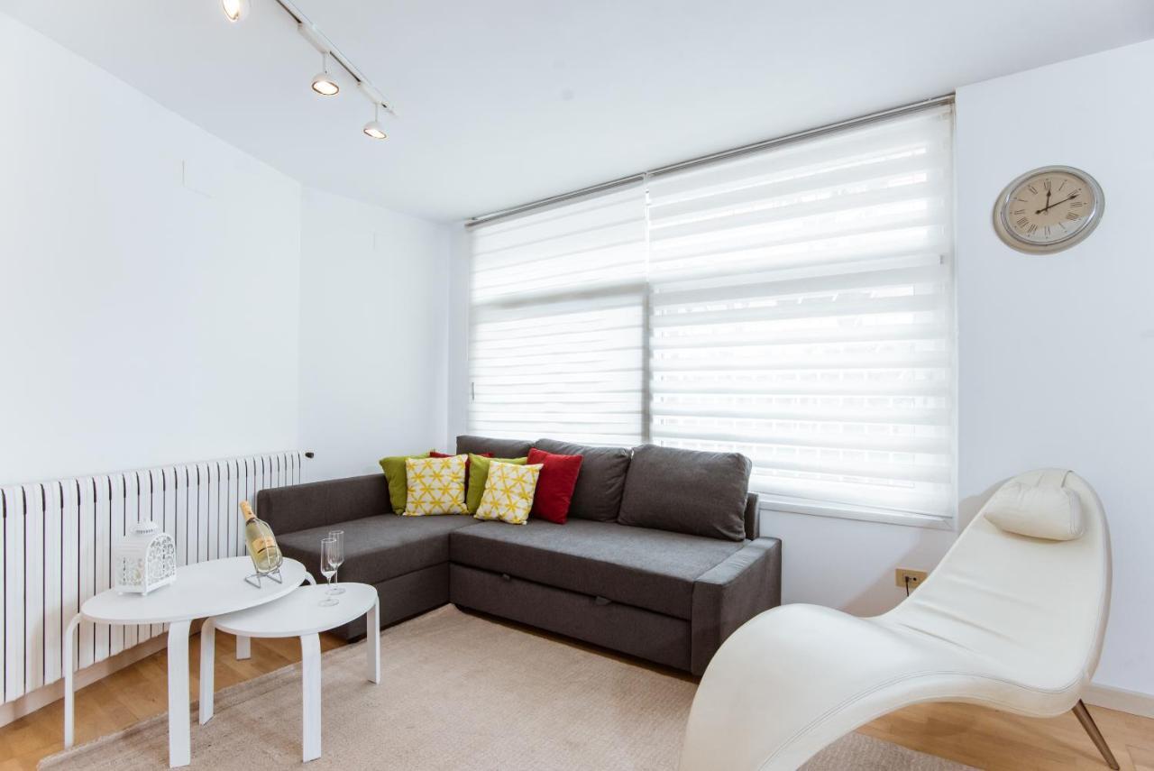 Two Bedroom Townhouse Within 10Min Walk From Beach บาร์เซโลนา ภายนอก รูปภาพ