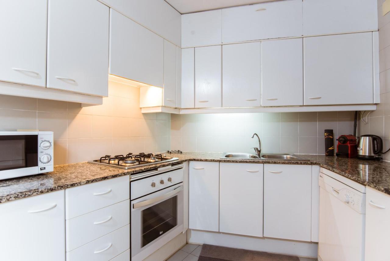 Two Bedroom Townhouse Within 10Min Walk From Beach บาร์เซโลนา ภายนอก รูปภาพ