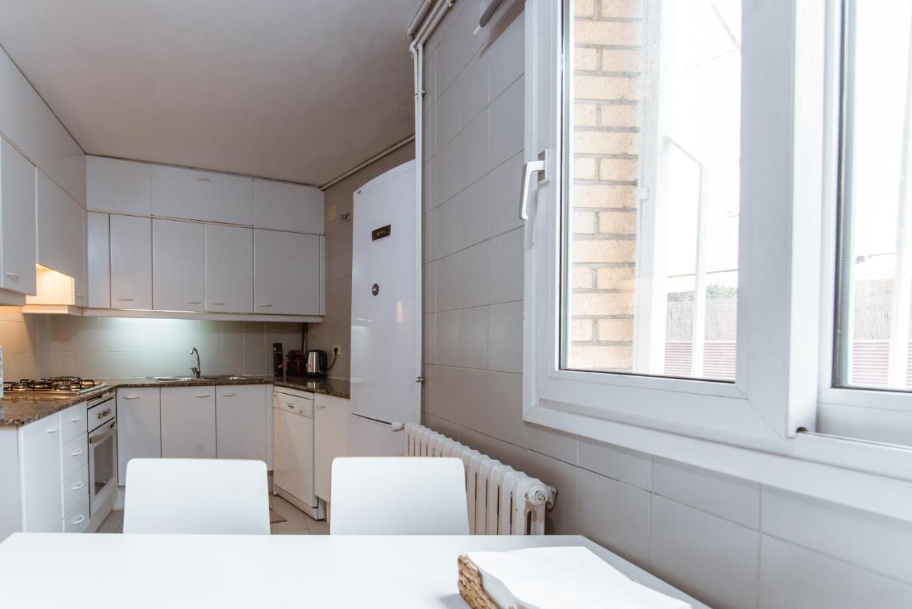 Two Bedroom Townhouse Within 10Min Walk From Beach บาร์เซโลนา ภายนอก รูปภาพ